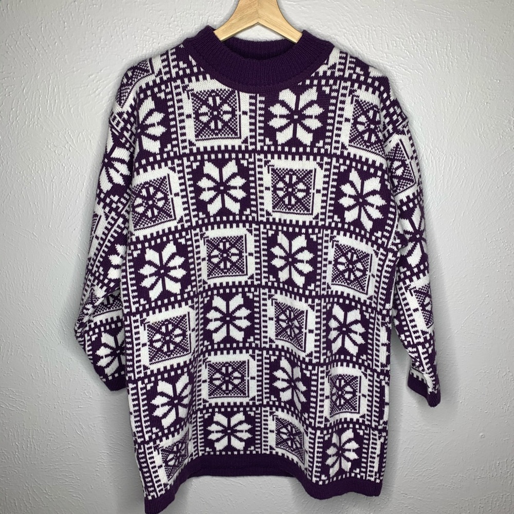 Vintage Purple white Christmas snowflake sweater